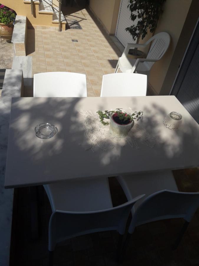 M&J Apartments Никити Екстериор снимка